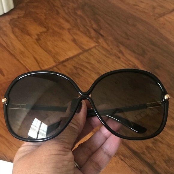 Tom Ford Sunglasses - Picture 4 of 8